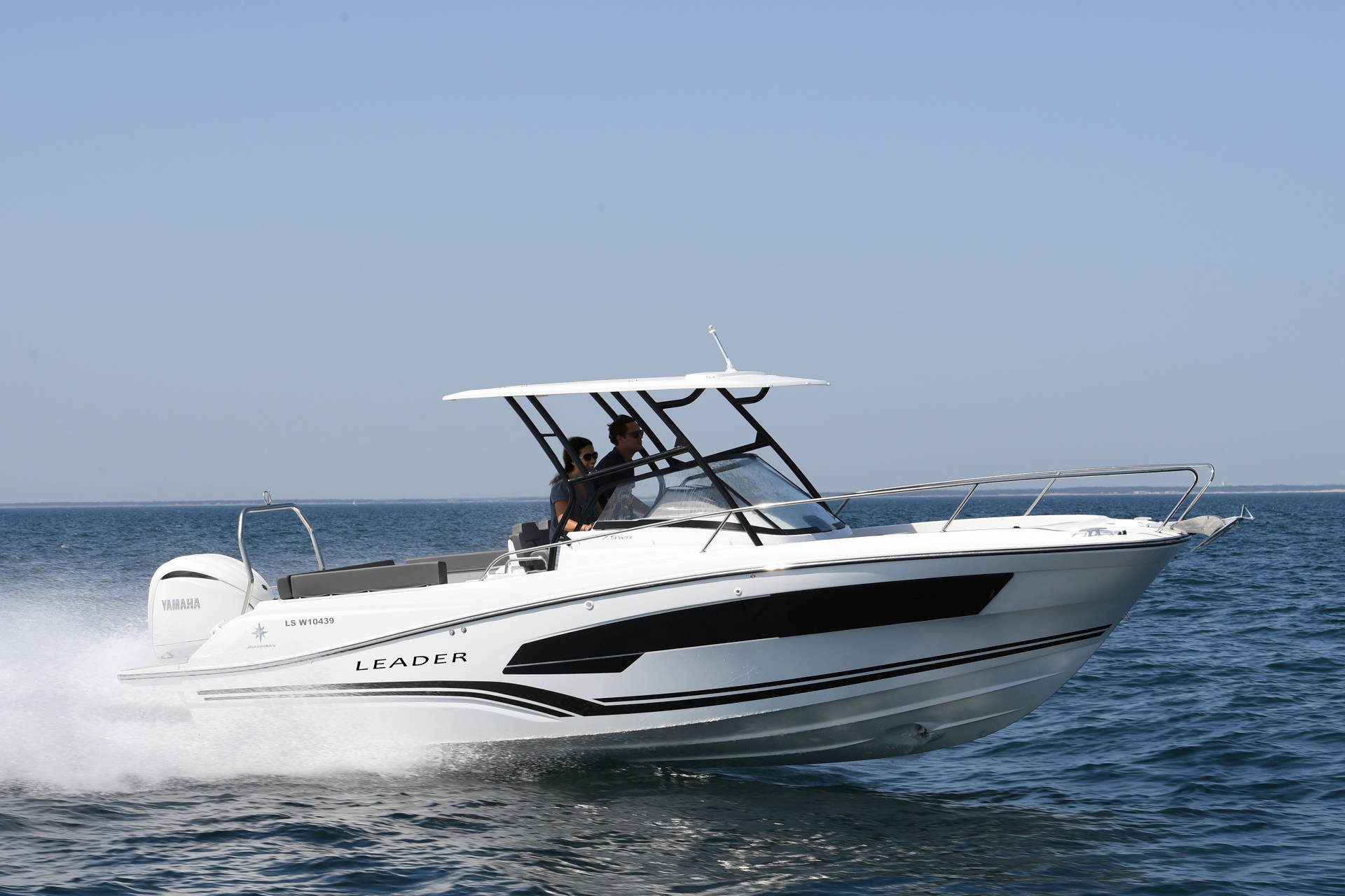 7.5 WA Series 3 profile on water